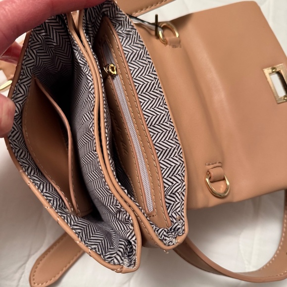 Mali + Lili (White House Black Market) Quilted Belt Bag/Crossbody Purse NWT - Picture 4 of 10